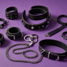 БДСМ-аксессуары: от наручников до плёток — как выбрать и с чего начать